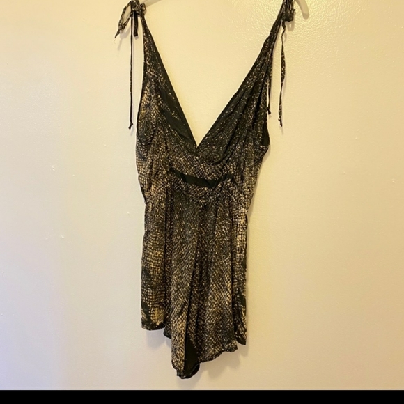 Blue Life Planet Blue Romper - Picture 7 of 7